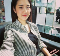 “黄衣女神”Irena的生活写真