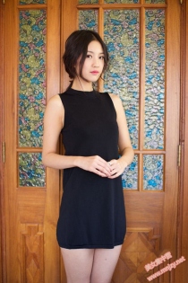 “黄衣女神”Irena的生活写真